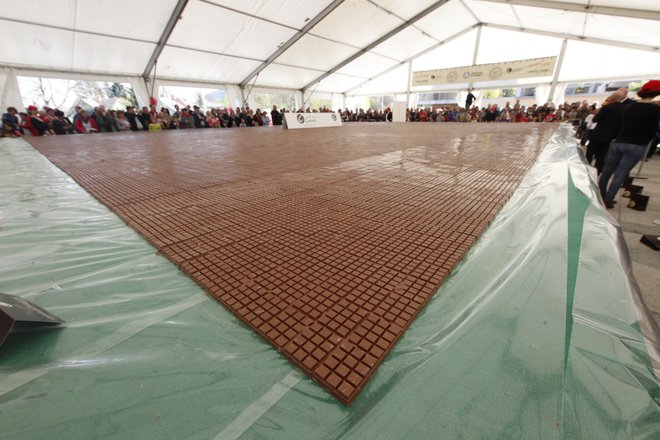 V Radovljici so leta 2016 predstavili največjo čokoladno tablico na svetu. Foto: Mavric Pivk