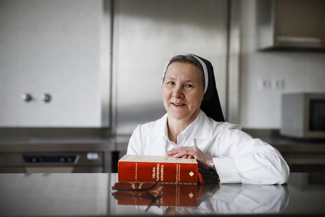 Bernarda Gostečnik, šolska sestra in avtorica kuharskih knjig (FOTO: Uroš Hočevar)