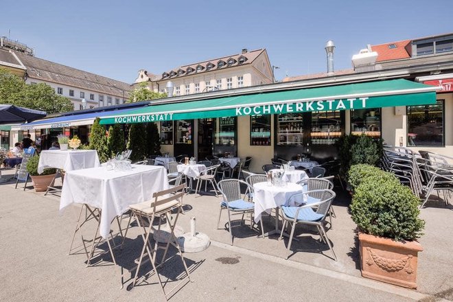 Chef Christian Cabalier že osem let vodi Kochwerkstatt - lokalček, ki ga je na celovški tržnici nemogoče zgrešiti.