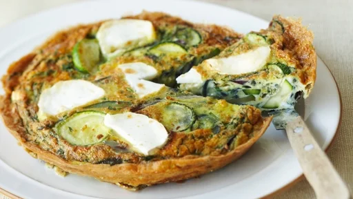 Courgette and goat's cheese frittata