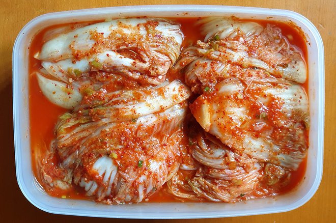 To je kimči, po katerem je v korejski trgovini KJ Market veliko povpraševanja.