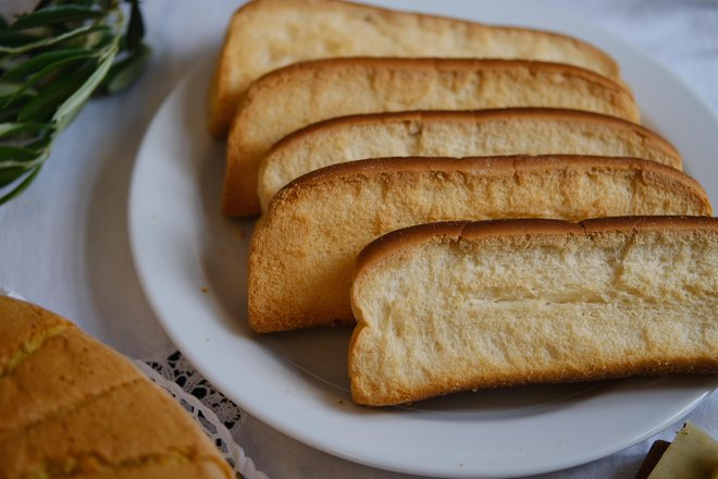 Paške baškotine sestre benediktinke pečejo že stoletja. (Foto: Špela Ankele)