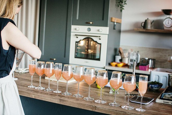 Takole se lahko pocrkljamo z osvežilno in zdravo limonado (Foto: Sonja Ravbar)