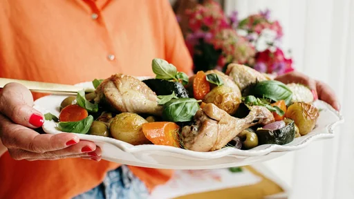 Piščančje kračke s poletno zelenjavo (Foto: Sonja Ravbar)