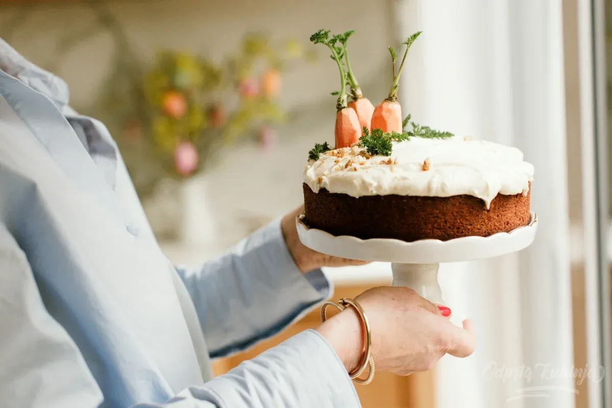 Korenčkova torta: popolna za pomlad in veliko noč (Foto: Sonja Ravbar)