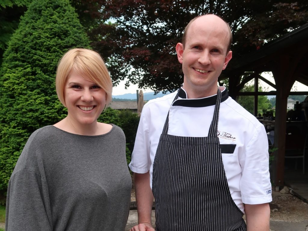 Mateja Markič in chef Gašper Kordež.